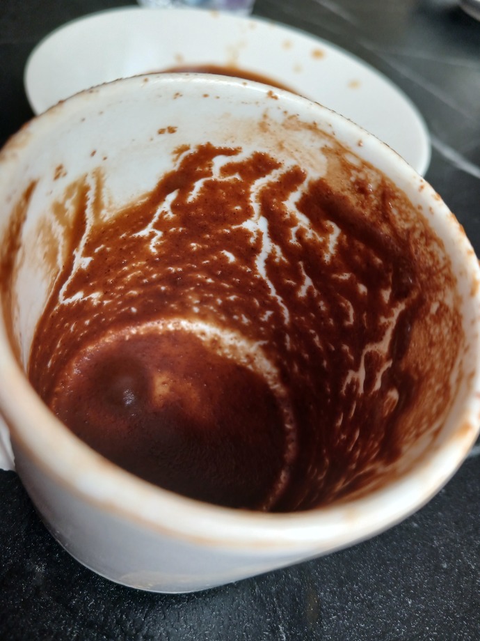 Bugün 5 Aralık Dünya Türk Kahvesi Günü!☕️✨Türk kahvesini en çok kiminle içip yorumlamayı seversiniz?