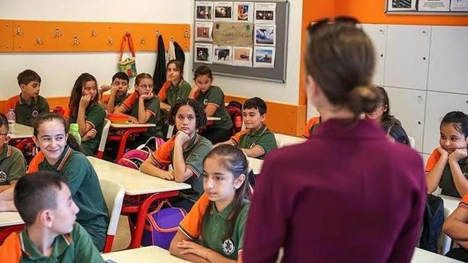 Yeni yönetmelik ile okullarda serbest kıyafet uygulaması kaldırıldı. Siz bu konuda ne düşünüyorsunuz?