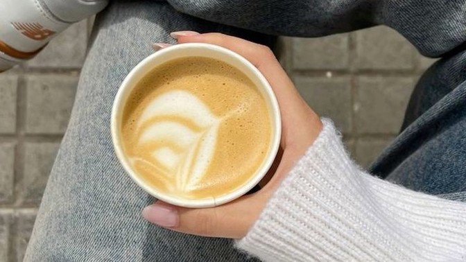 Ne yapıyorsunuz? bir kahve ister misiniz?