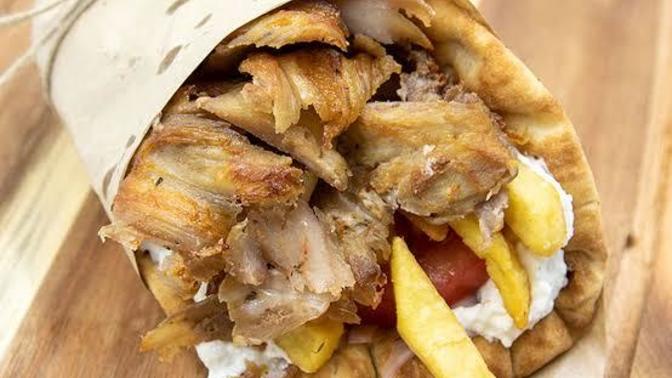 Döner bomboş bişeyken Gyros'un güzelliği şaka mı 🙂?