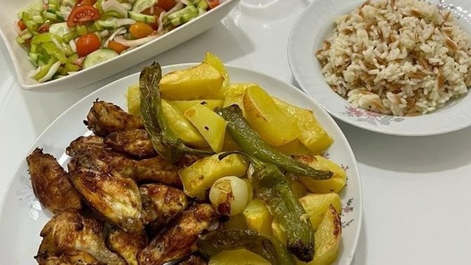 Çat kapı gelen misafire pratik hangi yemeği yapardınız?