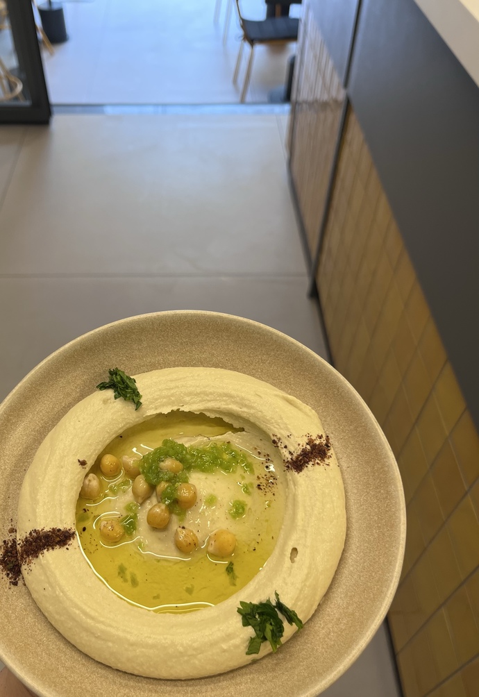 Siteden kime Humus ikram edeyim?