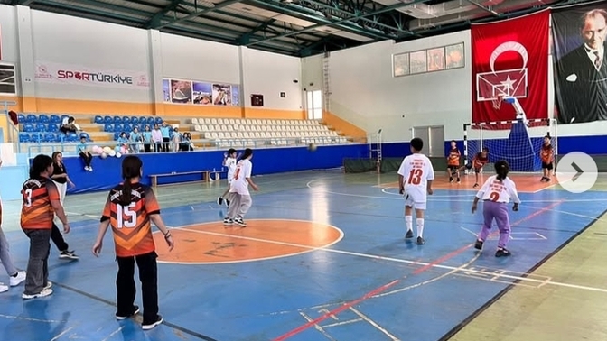 Yakar top mu, yakan top mu sizce doğrusu, hiç bu sporu kaleli veya kalesiz yaptınız mı 😃✌️ ?