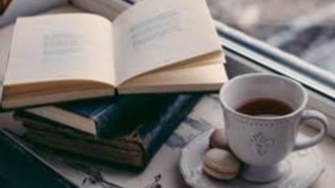 Kitaplar, gerçek dünyadan kaçış mı sağlar yoksa dünyayı daha iyi anlamamıza mı yardımcı olur?