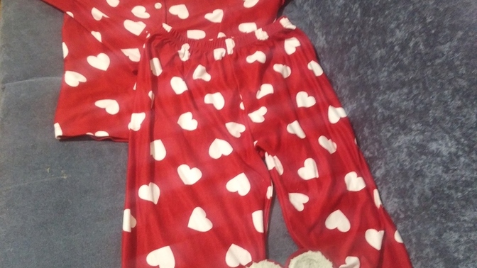 Yılbaşına pijama takımı ile girilmez mi 😂?