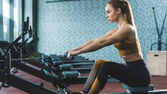 Kürek çekme sporunu denediniz mi denemeyi ister misiniz, sizce kürek çekme suda mı, spor salonunda makinada mı daha etkili olur?
