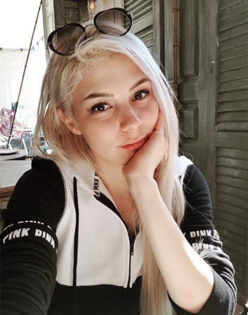 Sizce Bu 3lüdenn hangisi daha güzel ve başarılı?