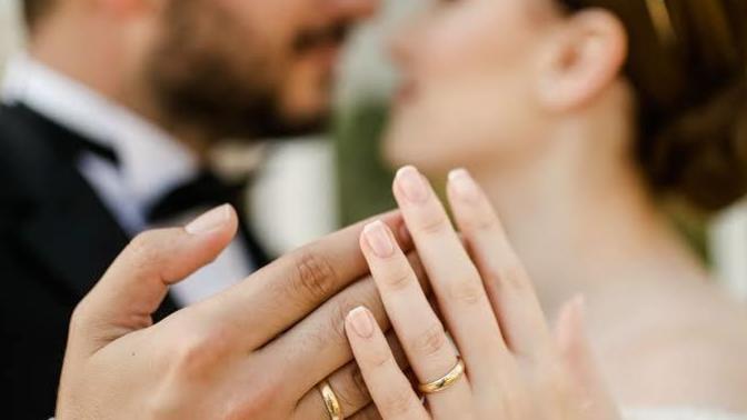 Ailenden, çevrenden, gizli saklı nikah yapar mısın?