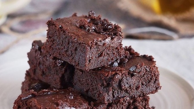 Bugün 8 Aralık Dünya Browni günü, kime browni ısmarlamak isterdiniz?