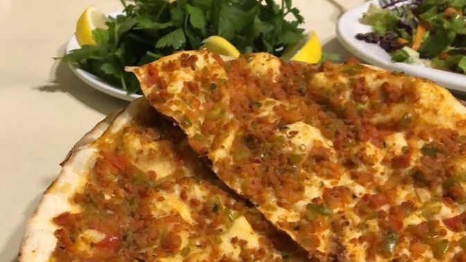 Sence lahmacuna mayonez sıkılır mı?