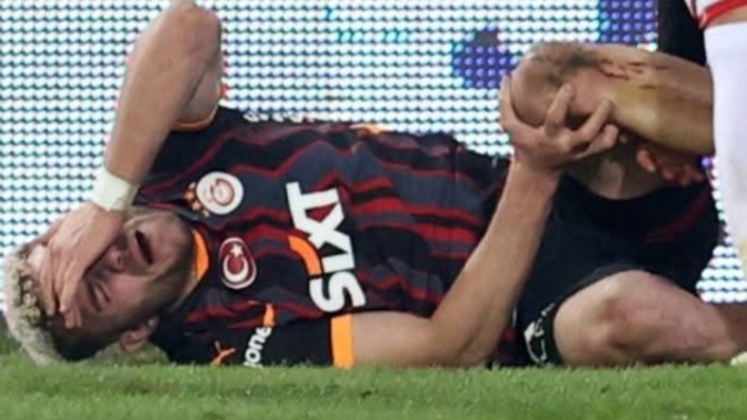 Barış Alper Yılmaz'a yapılan insanlık dışı faulde hakemin VAR'a rağmen kırmızı kart vermemesi hakkında ne düşünüyorsunuz?