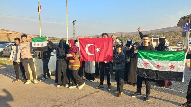 Suriyelileri sevmek Türk düşmanlığı mıdır bazı gereksizler beni bununla suçladı?