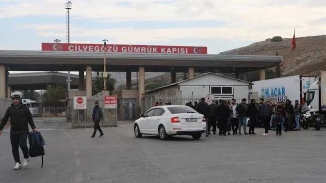 Suriyeliler gidiyor bende gidiyorum size oradan paylaşımlar yaparım😂arap yemekleri ister misiniz?