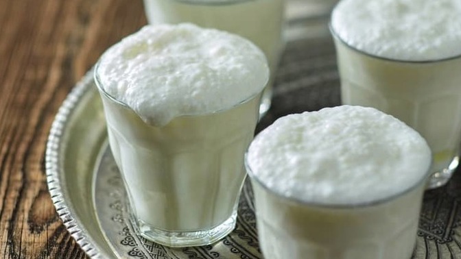 Döner yemeye gittiniz; yanında açık ayran mı tercih edersiniz, kapalı ayran mı?