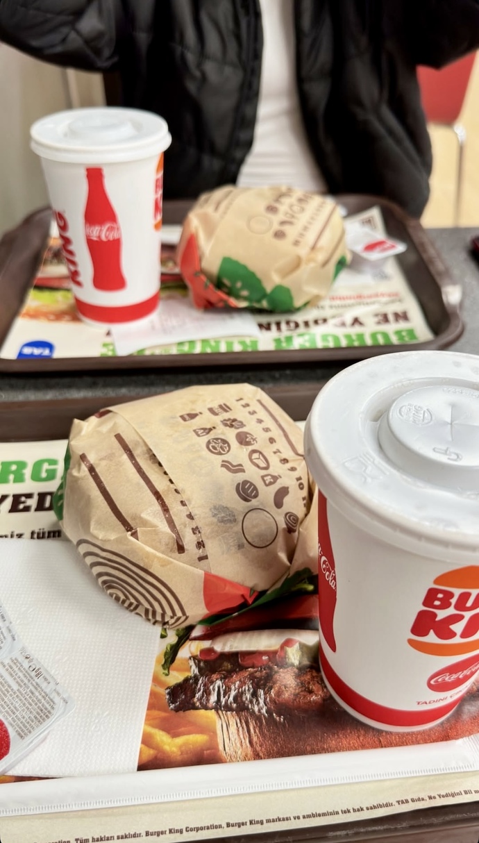 Zevk için hamburger 🍔 yer misiniz?