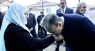 Allah seni bir müşkülünden kurtarsın dedi, bana dedi.. 😕 Amin abla..