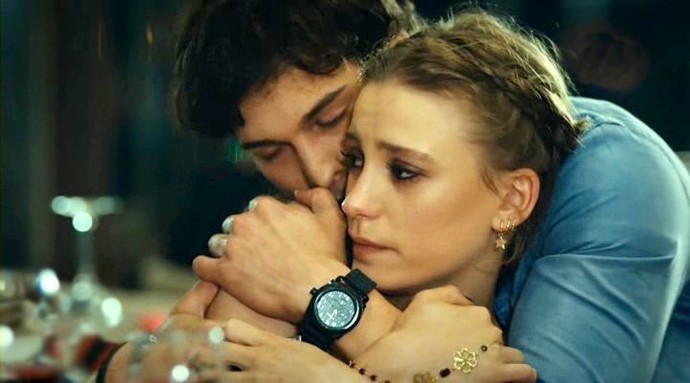 Aklı başkasında olan biriyle sevgili olur musunuz?