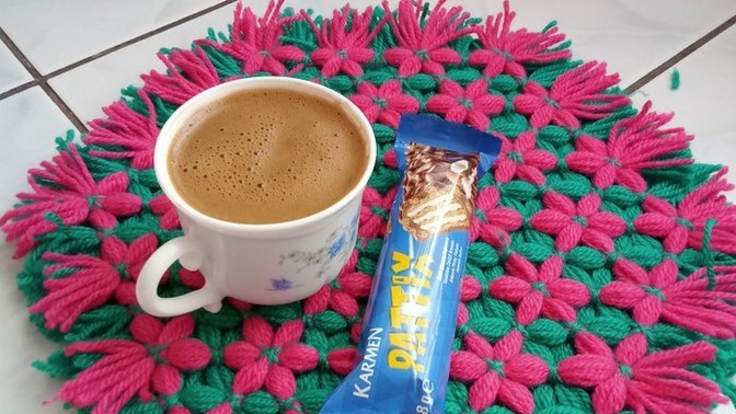 Kahve sade mi içilir şeker mi?