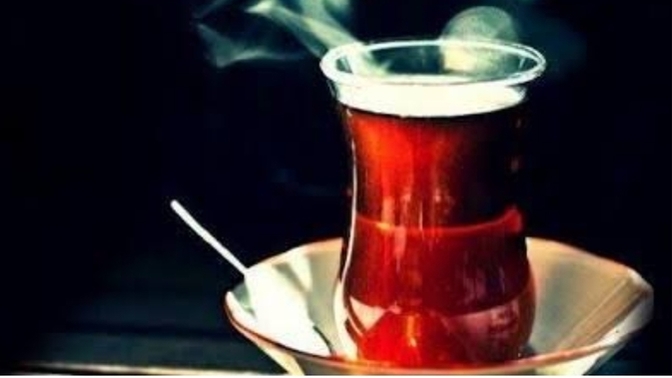 Çayı şekerli mi içersiniz, şekersiz mi?
