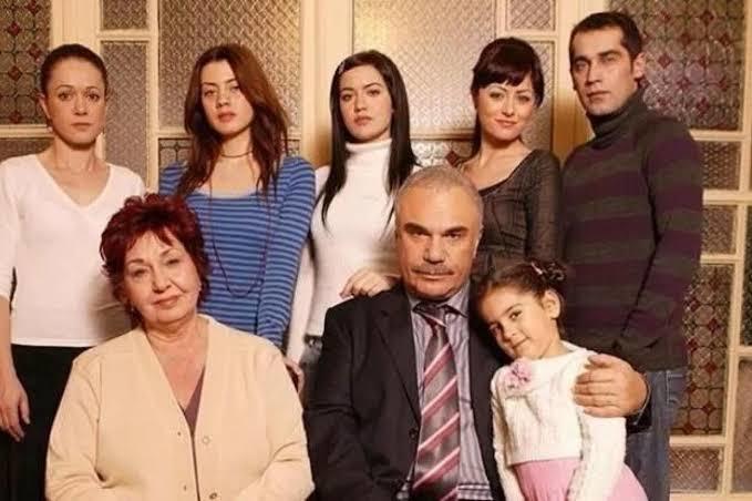 Daha ne kadar aile evinde oturacaksın, yaşayacaksın?