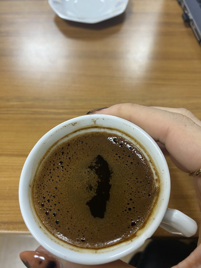 Kiimlerrr öğle kahvesini içti?