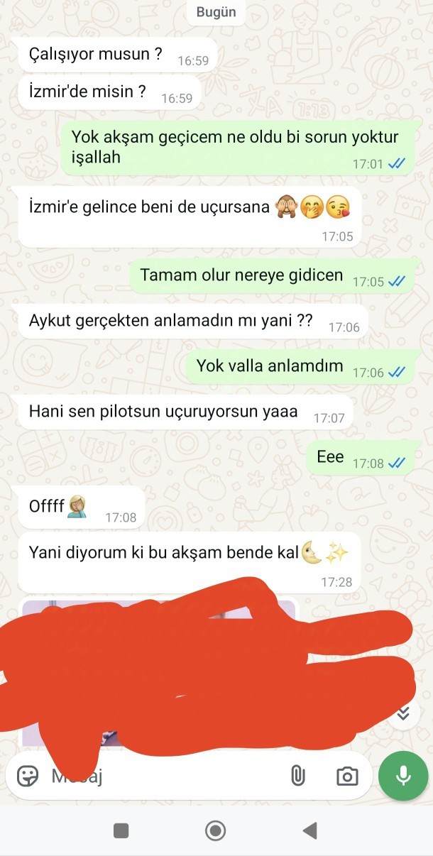 Kadınlardaki şeytanlığı ve üniforma aşkını açıklayacak biri var mı?