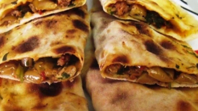 Gaziantepin meşhur kıymalı yeşil zeytin böreğini yediniz mi?