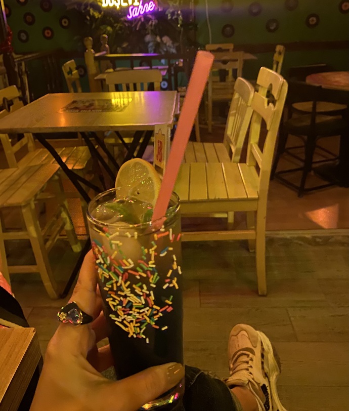 Alkol kullanan biriyle olur musunuz?