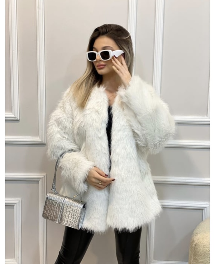 Bi kız arkadaşımda kürk gördüm aynısını aldım sizce ayıp olur mu?