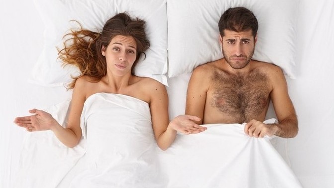 Tatmin edemeyen, yetersiz kalan partnerle ilişki yürür mü?