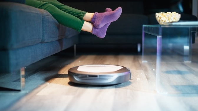 Robot süpürgenizin yılbaşı dekorasyonuna zarar vermeden temizlik yapmasını nasıl sağlıyorsunuz?