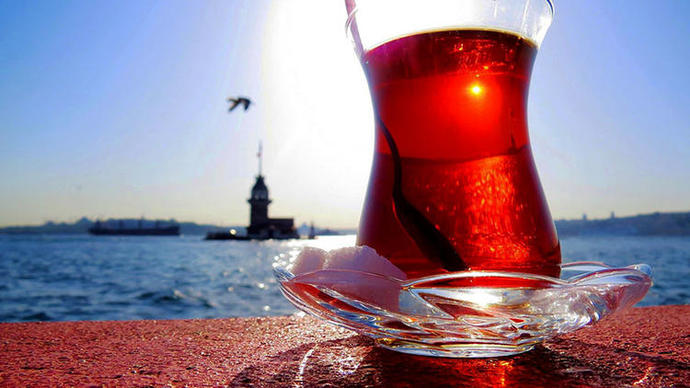 Sahil kenarında çay içmek gibisi yok vallahi 😃