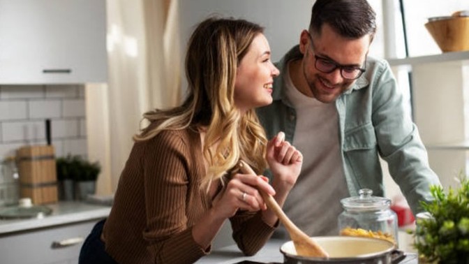 Sevgili ile yemek yapmak keyifli olur mu?