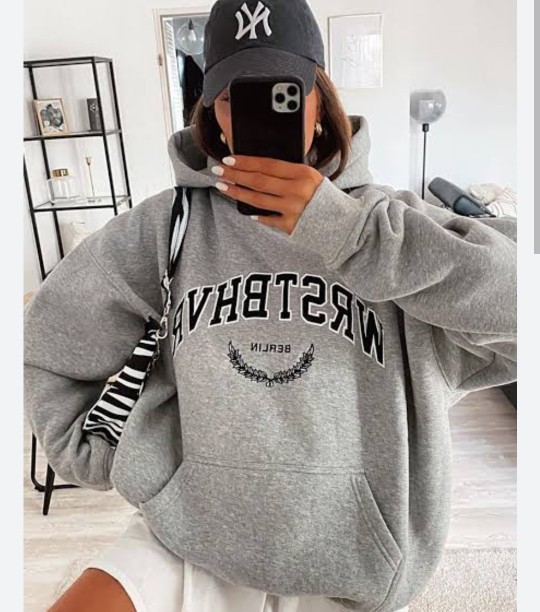 Sizce hangi renk sweatshirt almalıyım?