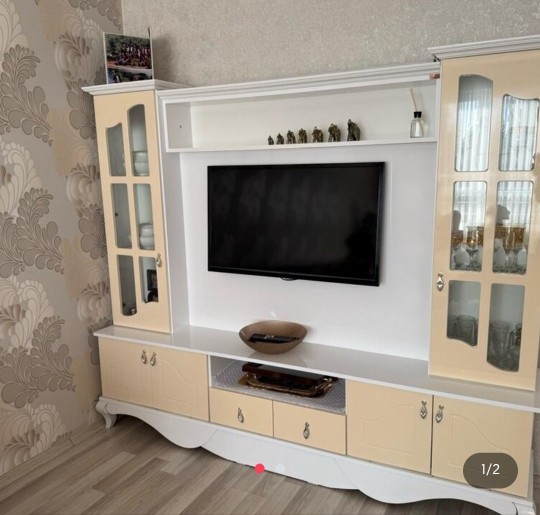 İkinci el TV ünitesi alacağım kararsız kaldım siz olsanız hangisini alırsınız?