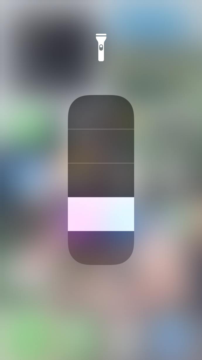Telefonunuzun el feneri kaç kademli benim iPhone 7 nin 4 kademeli iPhone 5s de iken de 3 kademeli idi diye hatırlıyorum?