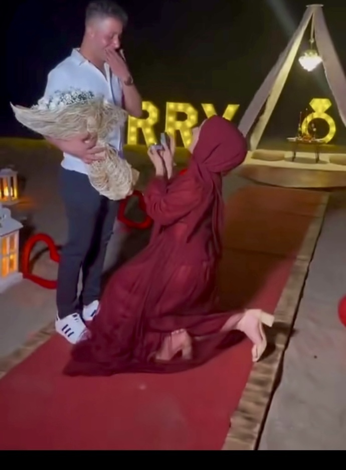 Evlilik tekliflerini artık tamamen kadınların yapması gerekmiyor mu 🤔 ?
