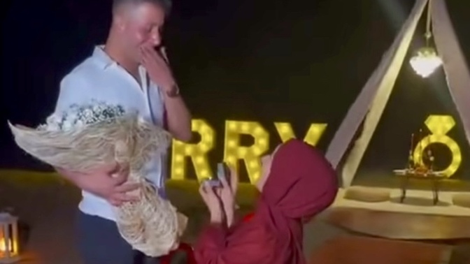 Evlilik tekliflerini artık tamamen kadınların yapması gerekmiyor mu 🤔 ?