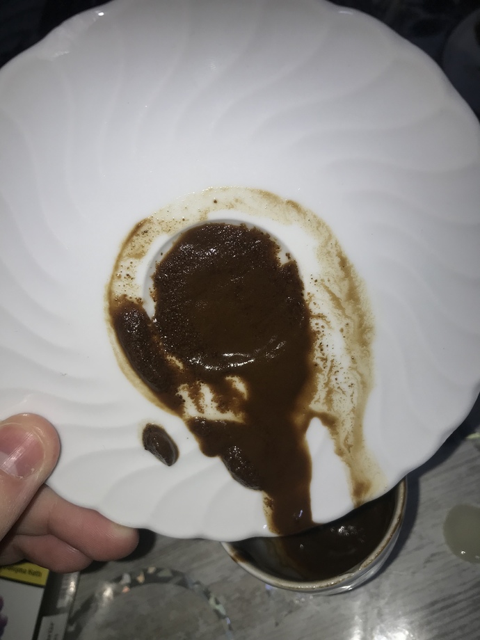 Bilen biri falıma bakabilir mi?
