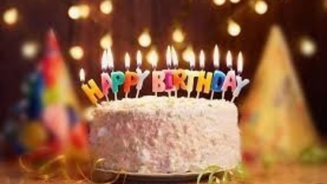 Bu gün benim doğum günüm🎂Ben iyi ki doğmuşum demi?
