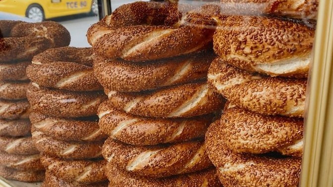 Simit sever misiniz?