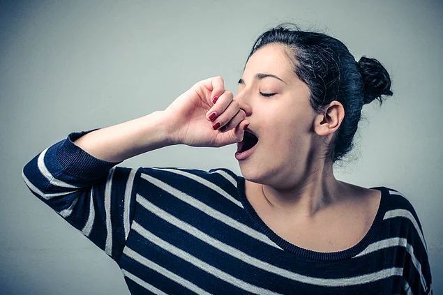 Gün içinde gelen uykudan nasıl kaçabiliriz?