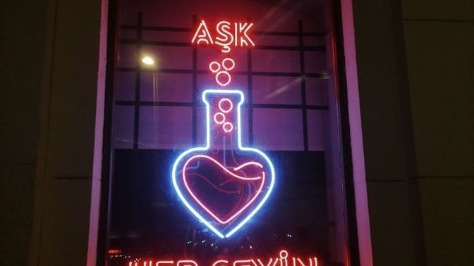 Sizce aşk her şeyin ilacı mı?