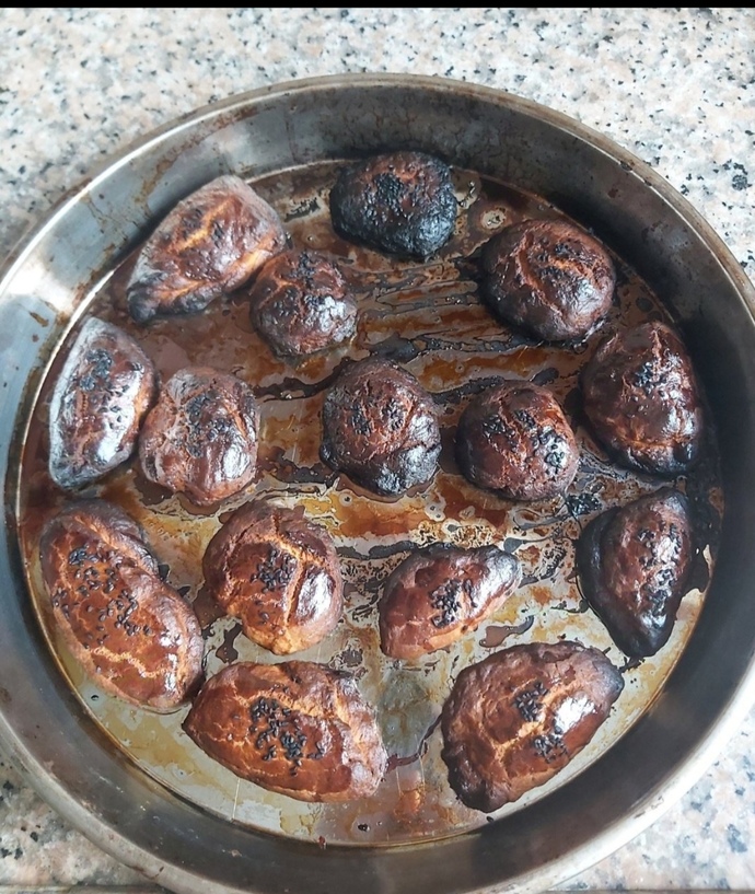 Erkenden uyandım sizler için poğaça yaptım🤭 çayını kapan gelsin 🤭 bu sefer behane istemiyorum tamam mı?🤭?