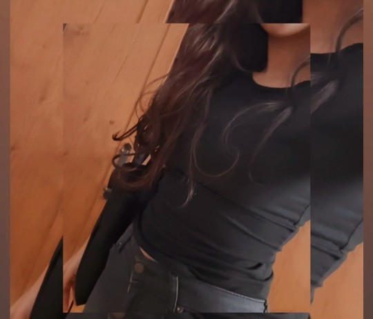 Kızlar dar pantolonun modası geçti mi sizce?