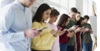 Kadınlar mı daha çok sosyal medyada vakit geçiriyor, erkekler mi?