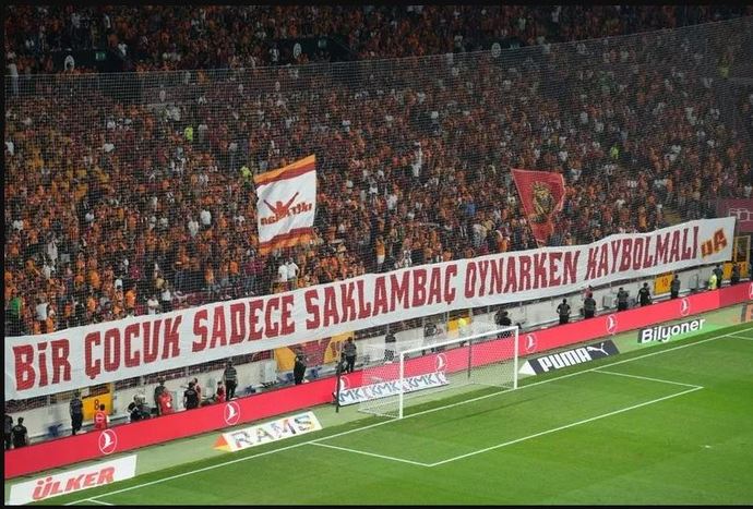 Yarın sınıfımızın münazara yarışması var pankart üstüne yazılacak yazı önerileri verir misinizz?