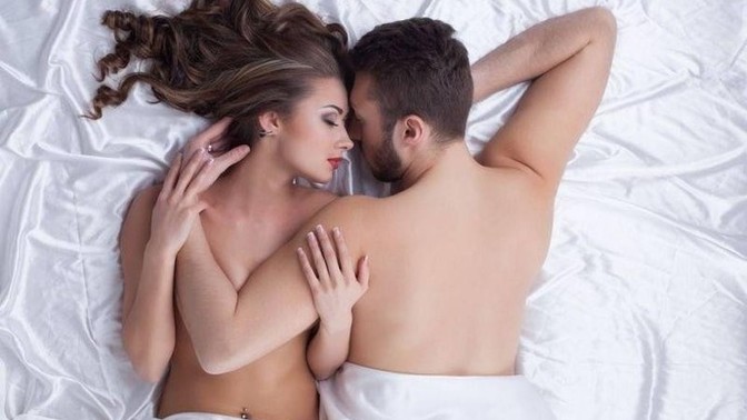 İnsan sevdiğine mi cinsel istek duyar, beğendiğine mi?