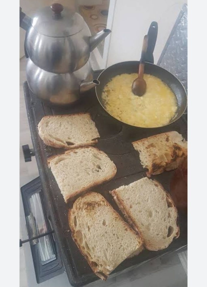 Sabah uyanınca odun sobasında ekmek kızartıp yağ sürüp yeseydik dediğiniz oluyor mu?