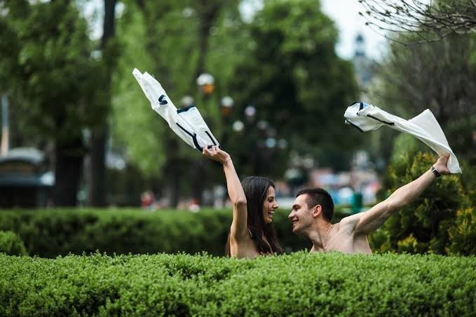Public Seks gerçekten de ahlaki normlara aykırı mıdır?